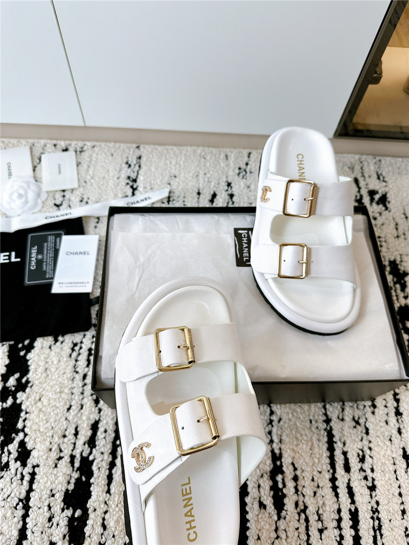 Ch**el buckle platform slippers sandals white