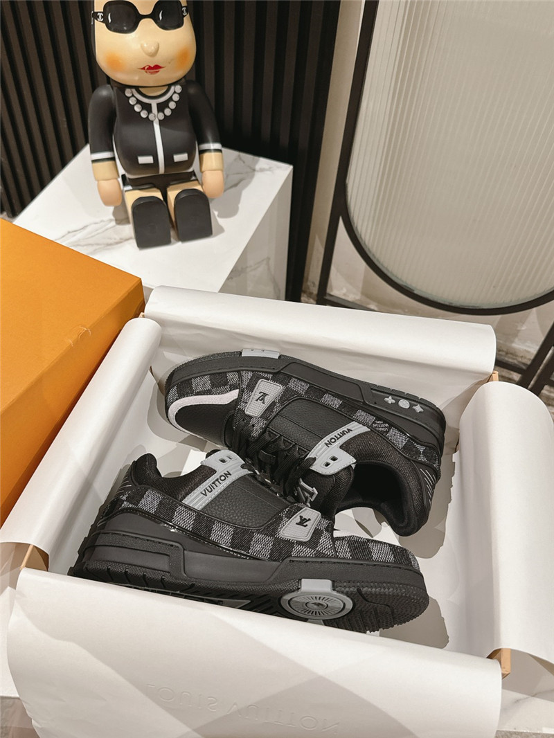l0vis Vvtt0n lv trainer sneakers in black denim