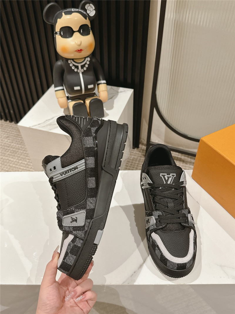 l0vis Vvtt0n lv trainer sneakers in black denim