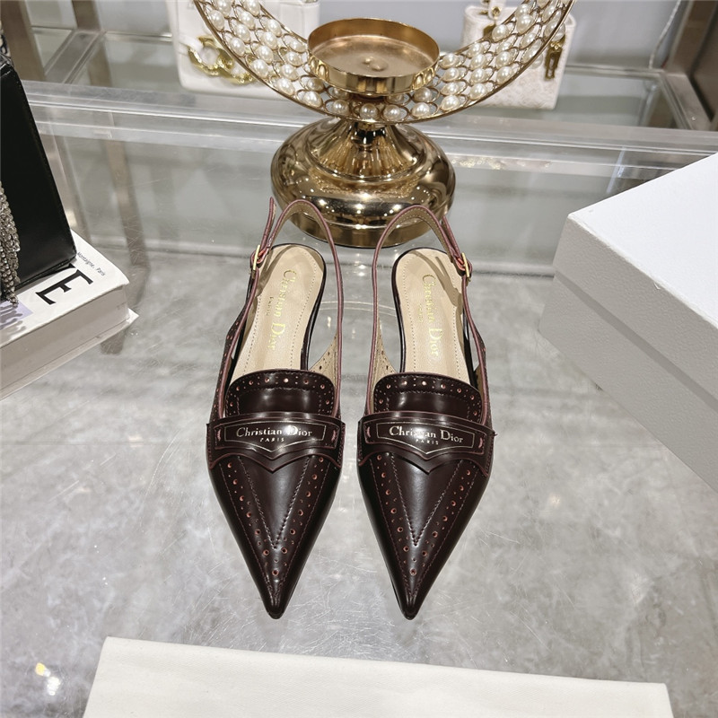 D10r boy slingback pump