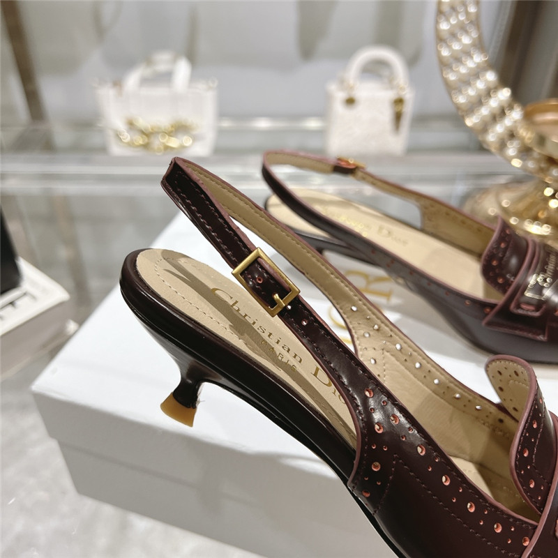 D10r boy slingback pump