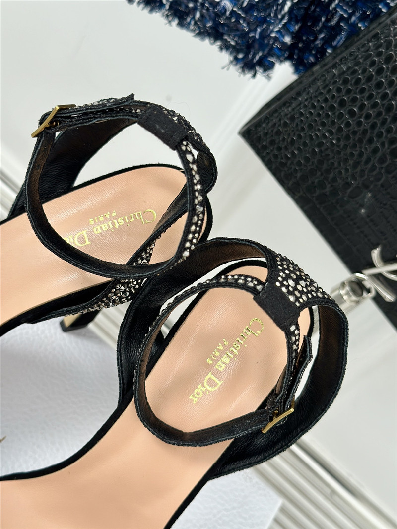 D10r dway heeled platform sandal