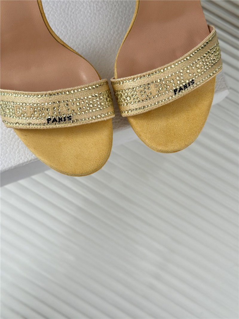 D10r dway heeled platform sandal gold