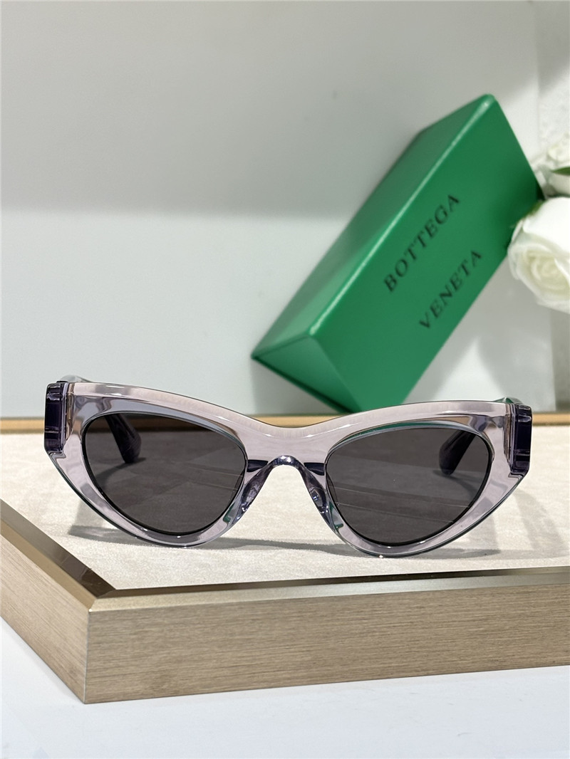 b0tt*ga Ven*ta cat-eye sunglasses