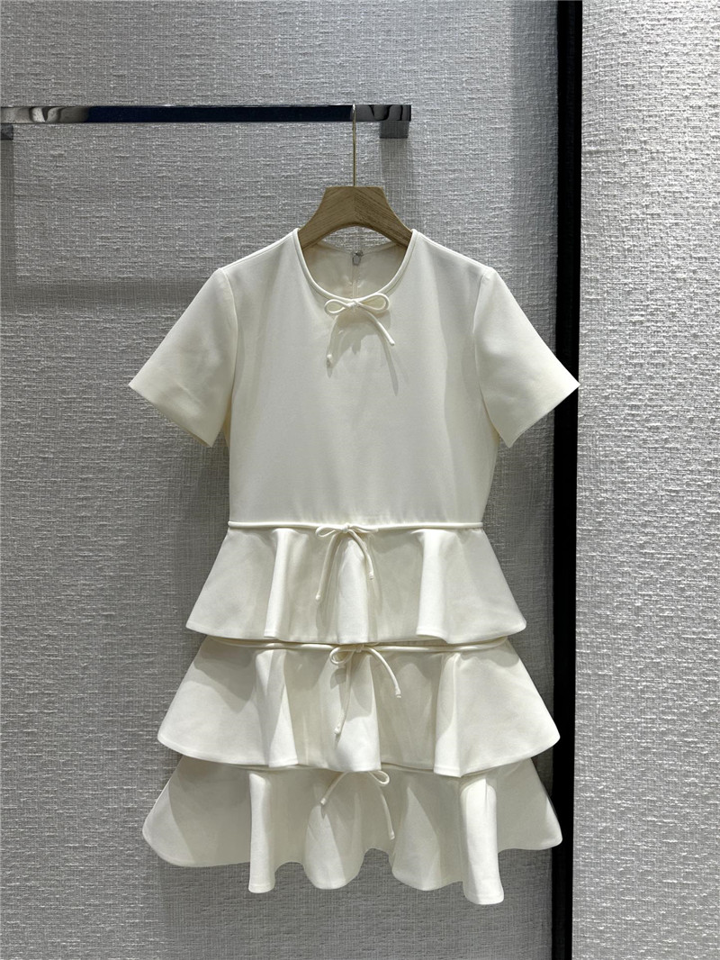 Va1e*ntin0 cream white cake dress cheap replica designer clothes