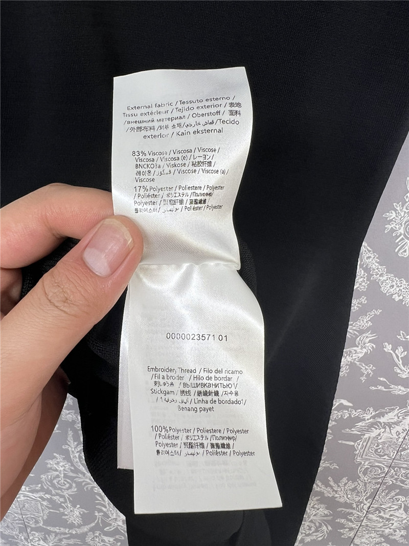 Va1e*ntin0 new dresses cheap replica designer clothes