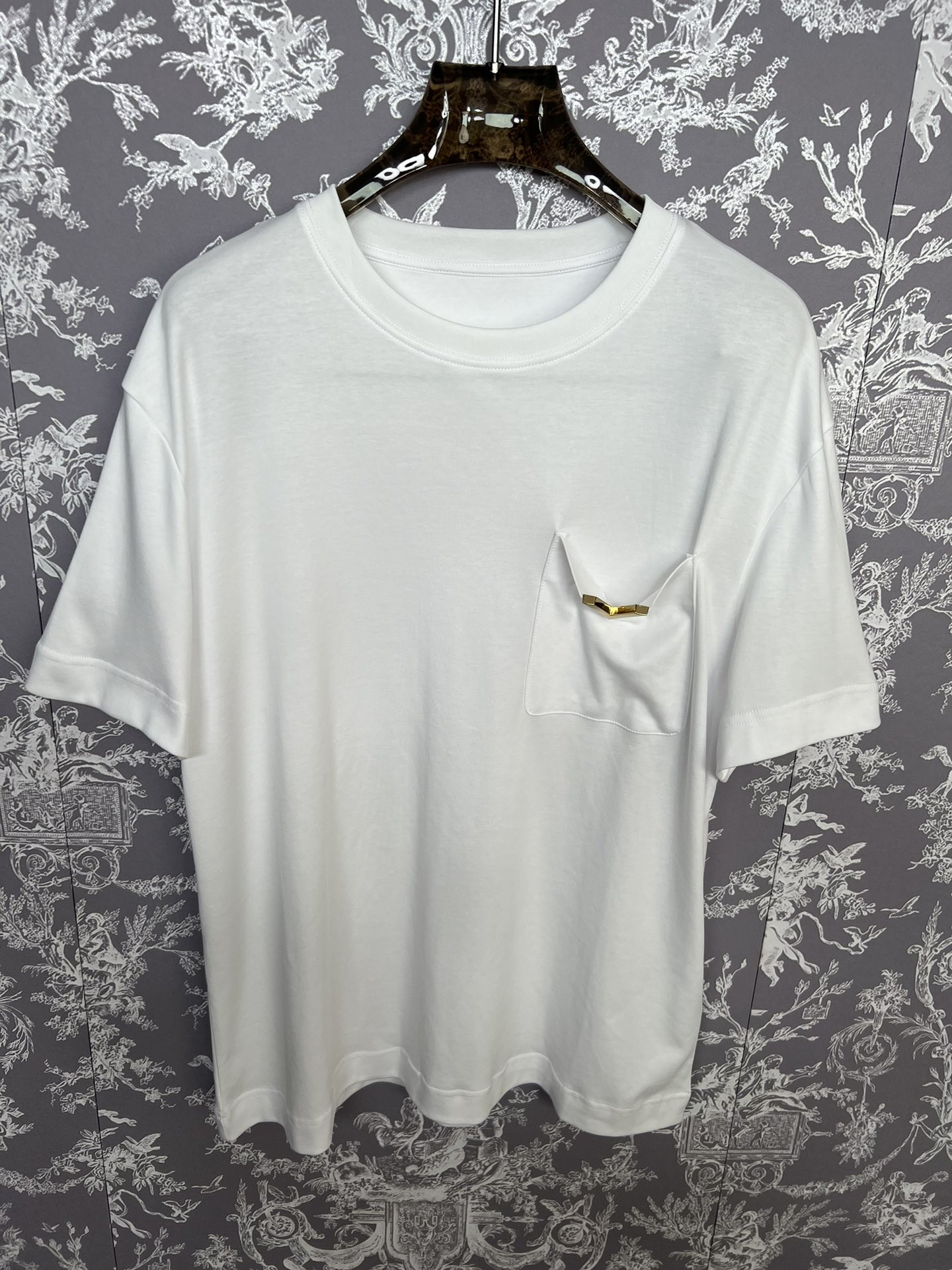 Va1e*ntin0 new t-shirt replica clothing sites