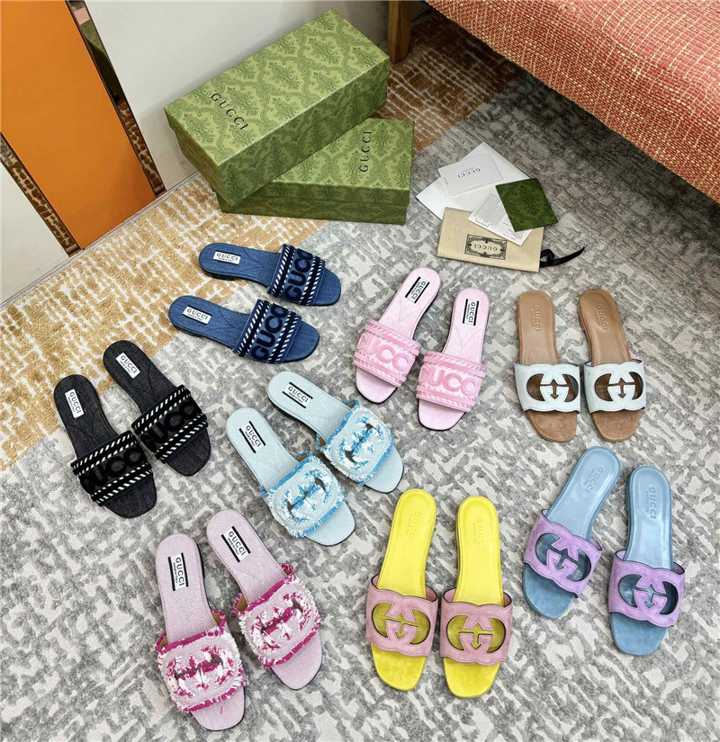 Gvc*1 suede interlocking gg sandals in pink