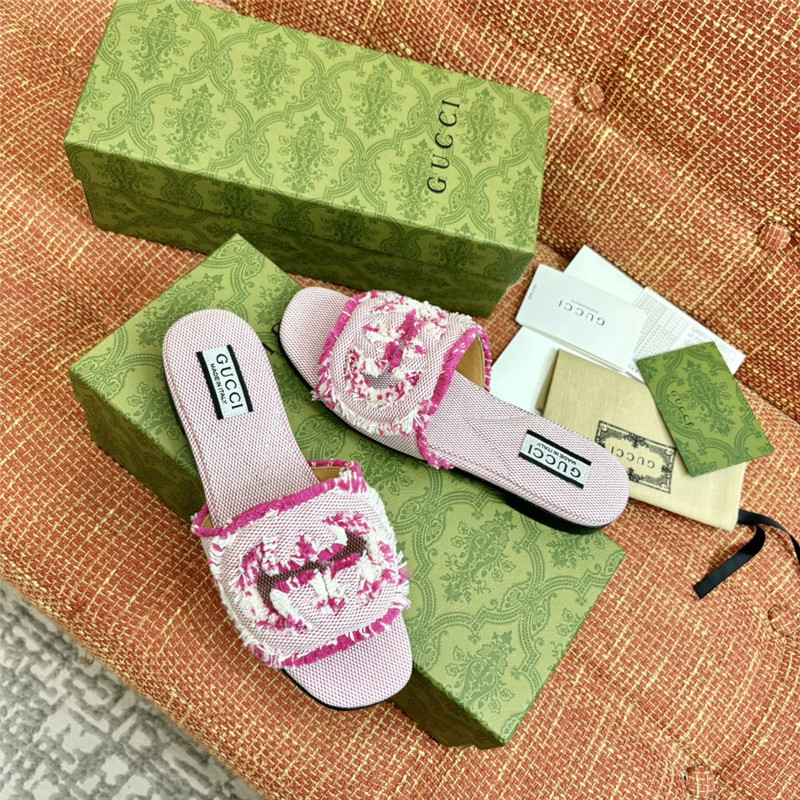 Gvc*1 canvas interlocking g sandals in pink