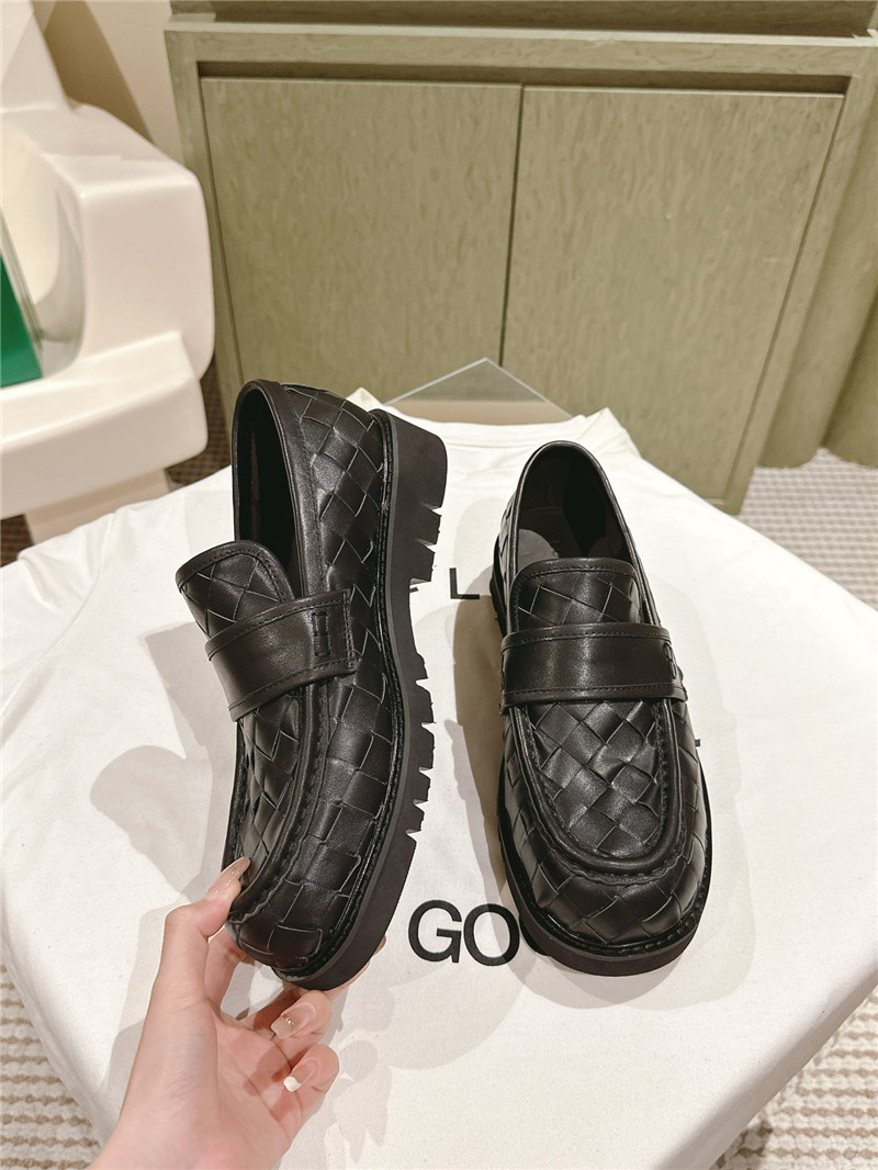 b0tt*ga Ven*ta women’s woven leather sneakers