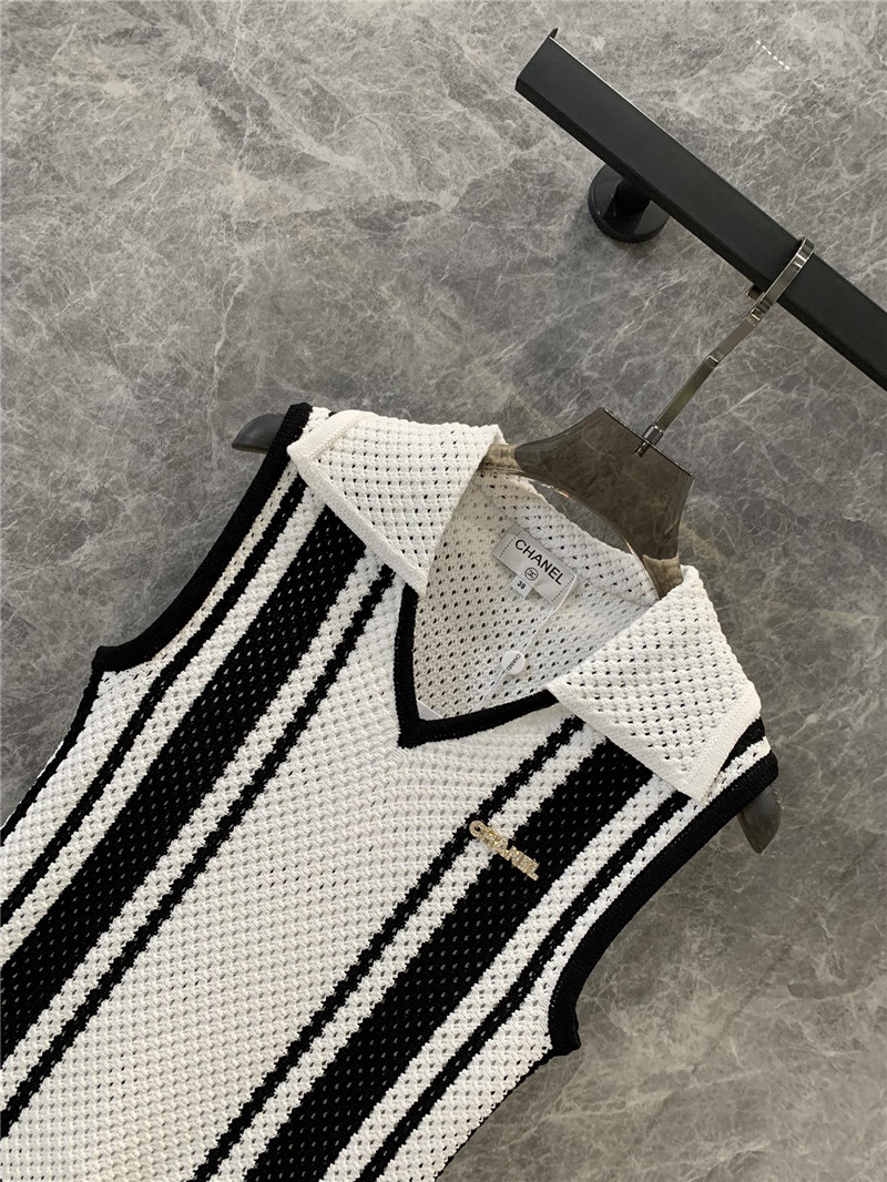 Ch**el v-neck hollow knit vest replica clothes