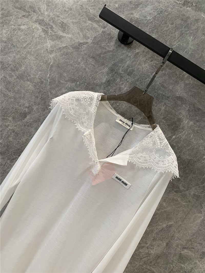 M1um1u micro-logo lace hooded long-sleeved t-shirt