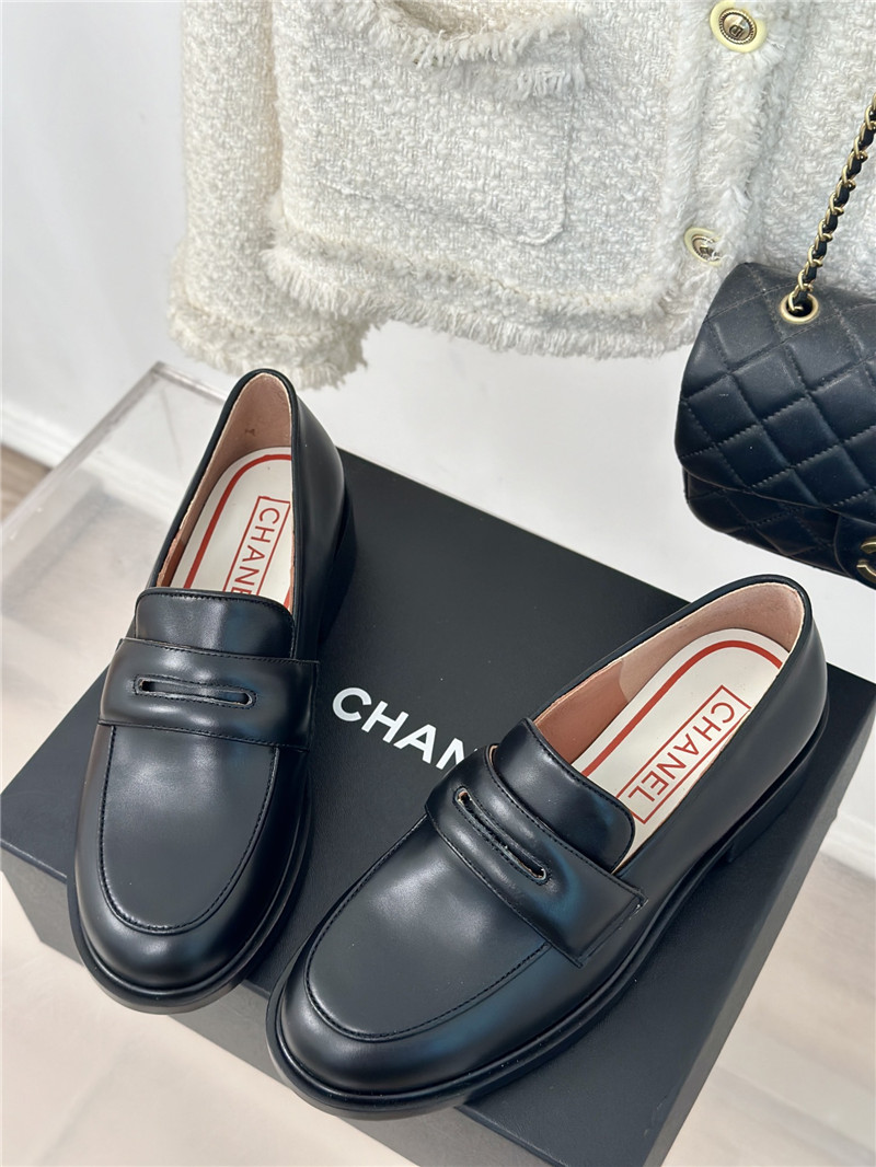 Ch**el women¡¯s black calfskin loafers
