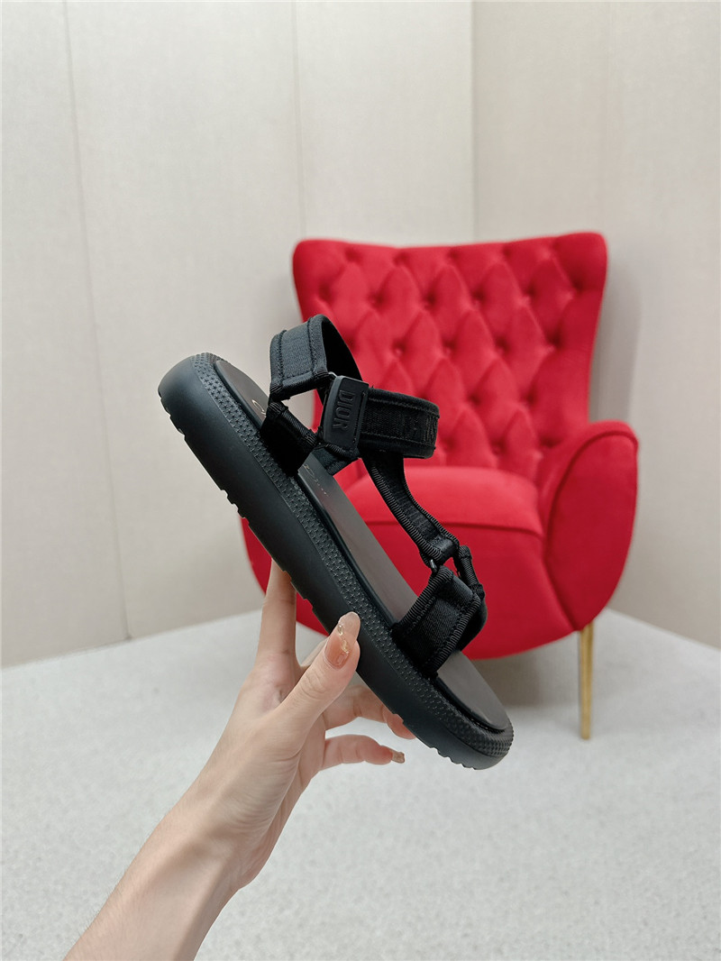D10r women’s black d-wave sandals