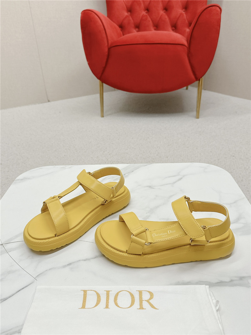 D10r yellow leather d wave sandals