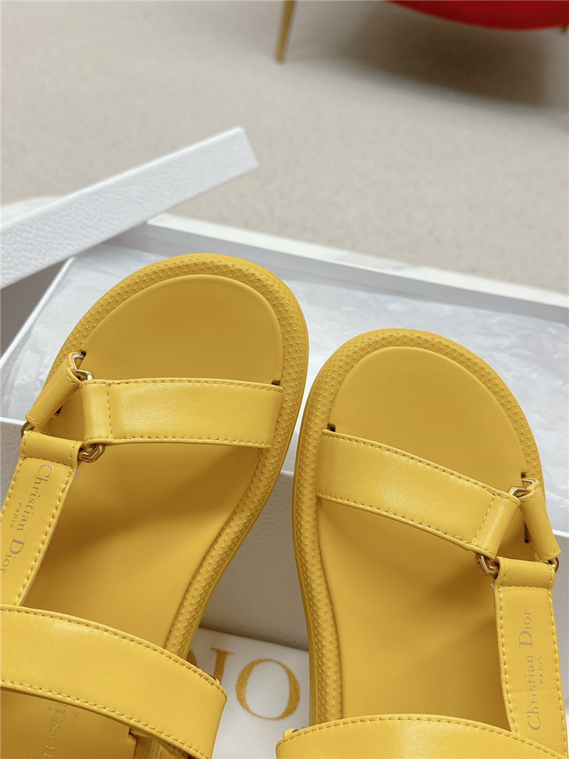 D10r yellow leather d wave sandals