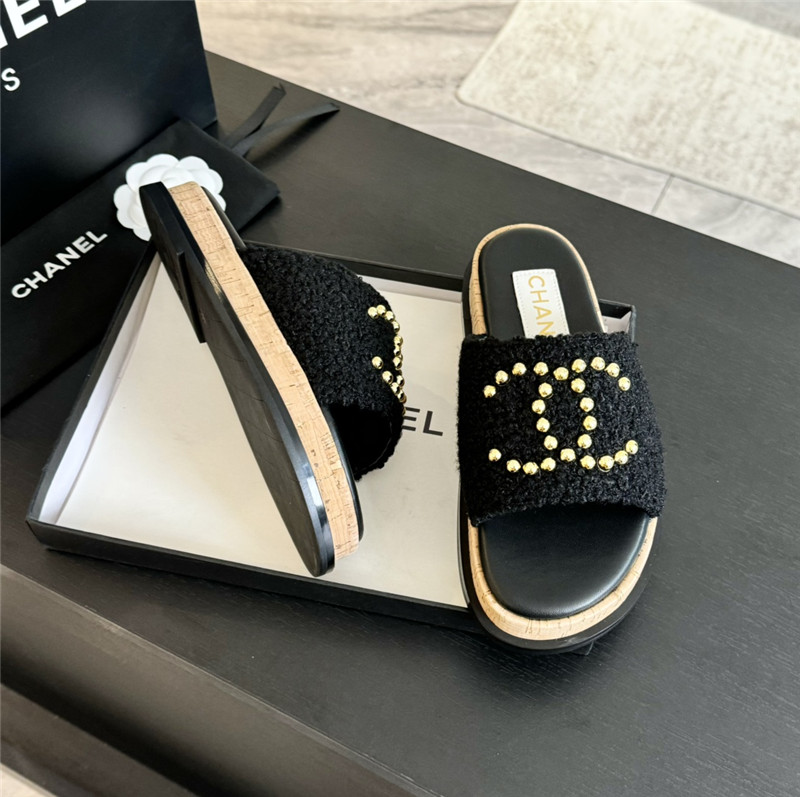Ch**el logo platform pearl tweed slipper black