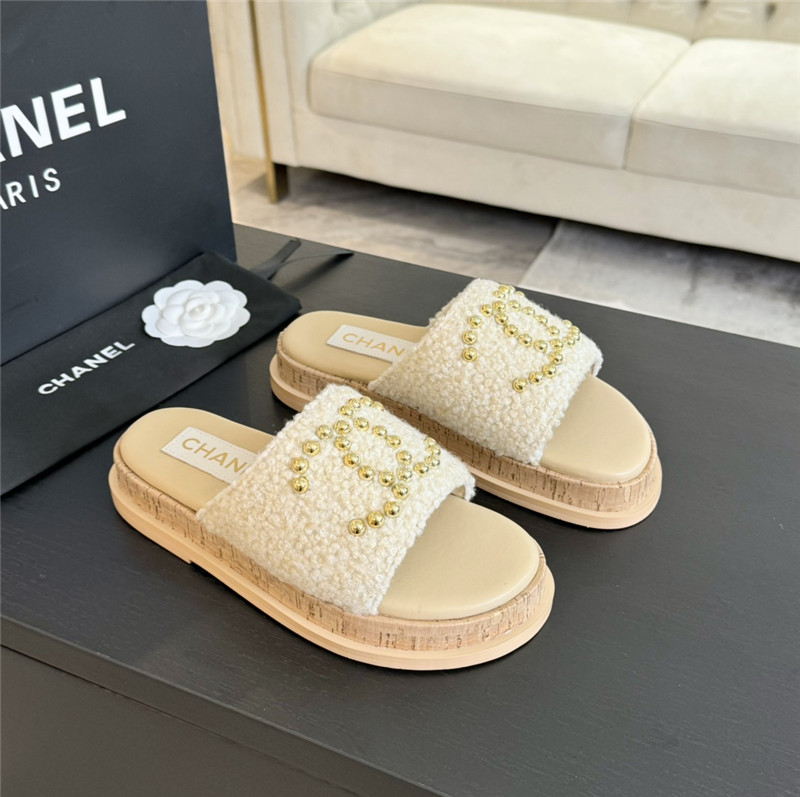 Ch**el logo platform pearl tweed slipper beige