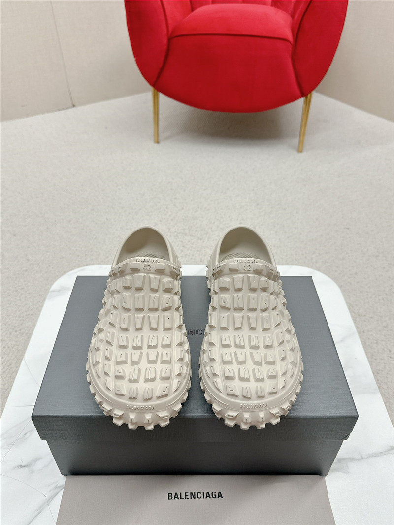 Ba1en*iaga bouncer clog sandals