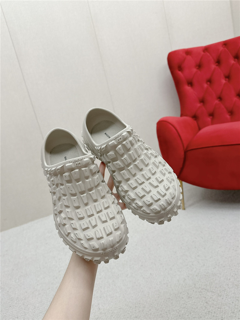 Ba1en*iaga bouncer clog sandals