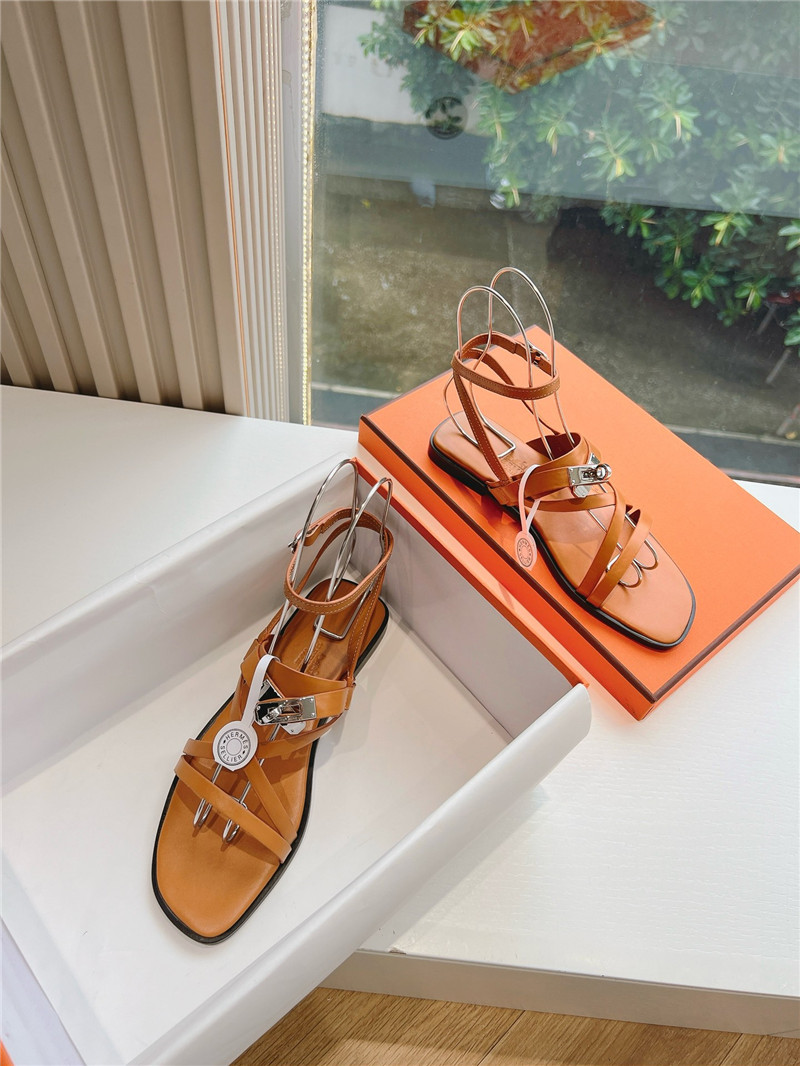 H**me5 june sandals