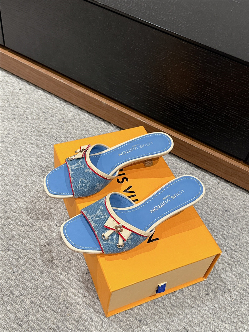 l0vis Vvtt0n denim blue multicolor monogram kitten heels