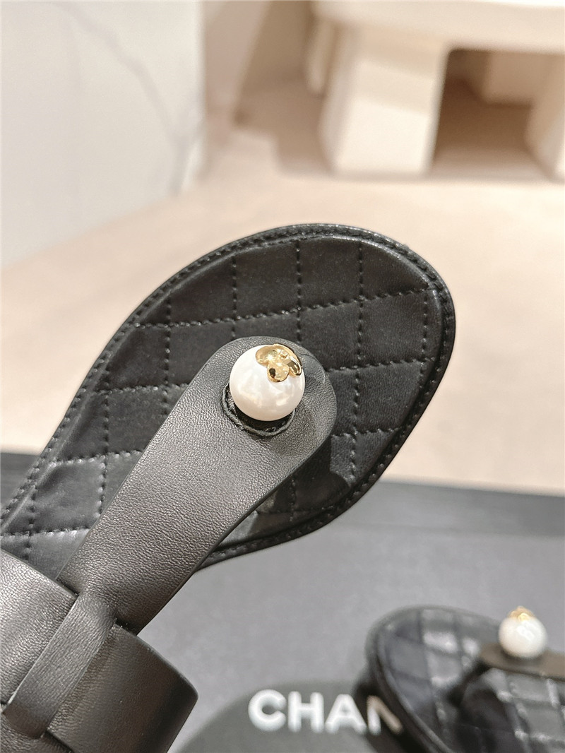 lambskin pearl Ch**el logo sandals