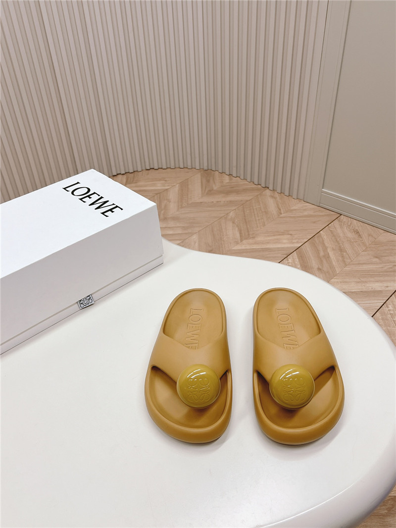 L0ew* bubble thong slide in beige