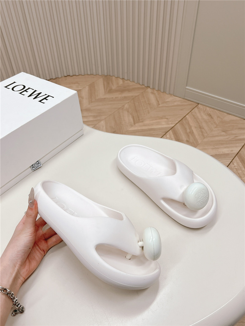 L0ew* bubble thong slide in white