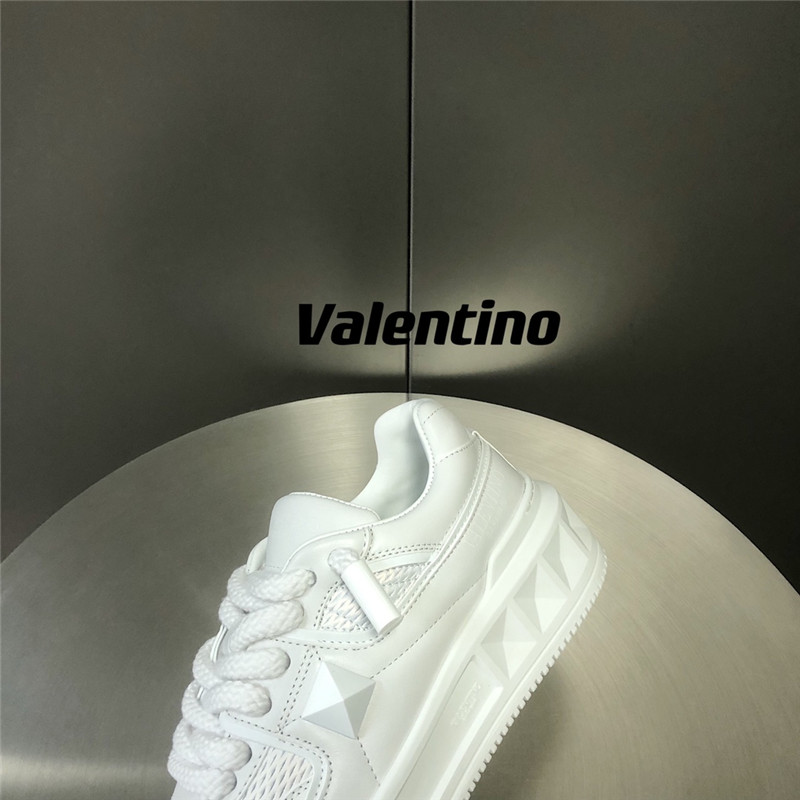 Va1e*ntin0 garavani one stud xl leather platform sneakers