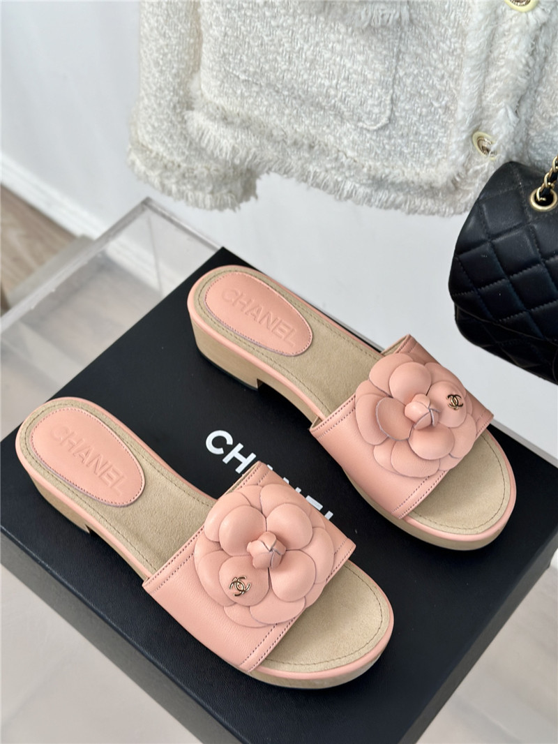 Ch**el platform camellia women’s slippers pink