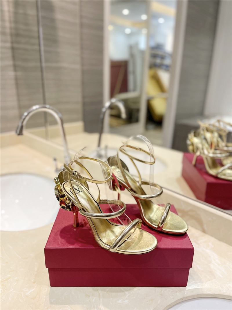 Va1e*ntin0 women’s gold heel sandals