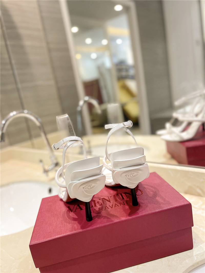 Va1e*ntin0 women’s white heel sandals