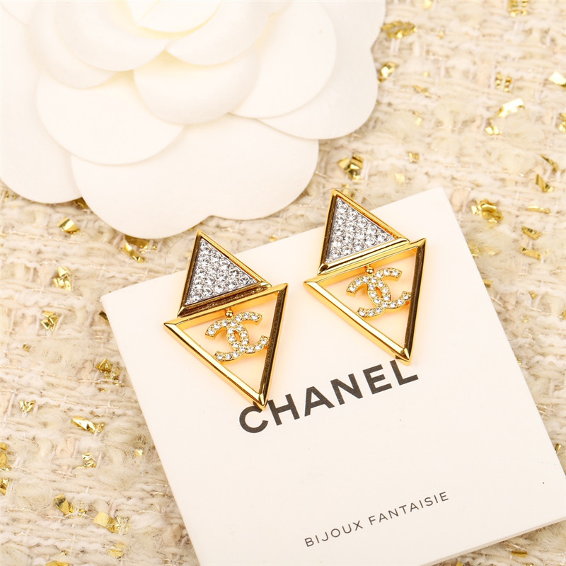 ch**el double c triangle white D1am0nd earrings