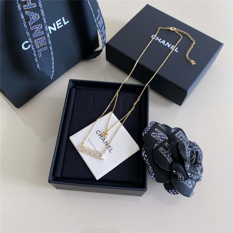 ch**el full D1am0nd letter double c double layer necklace