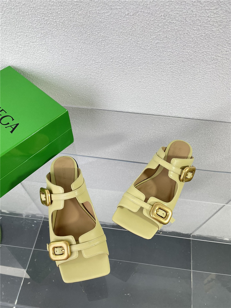 b0tt*ga Ven*ta stretch buckle flat mule for women