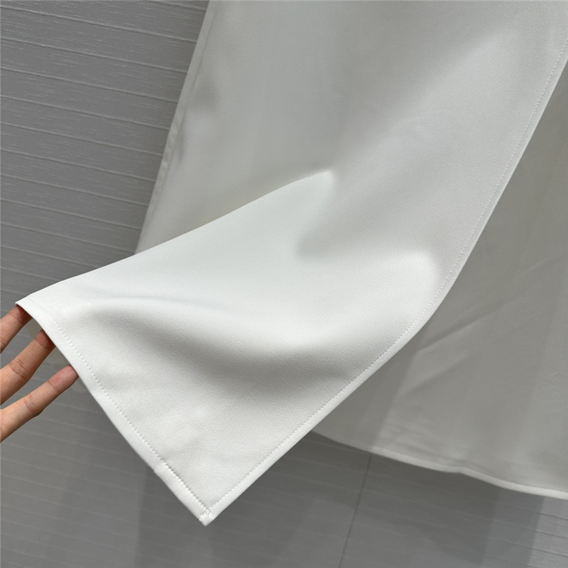 Va1e*ntin0 metal buckle midi skirt replica clothing sites