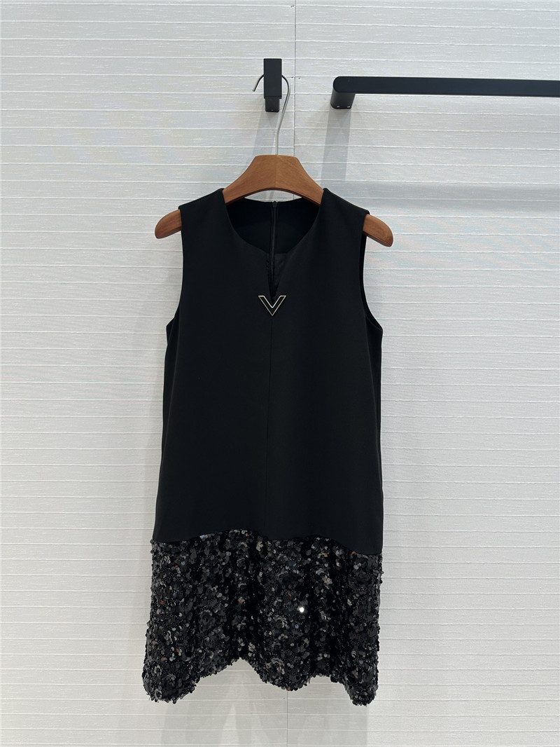 Va1e*ntin0 heavy luxury dress replicas clothes