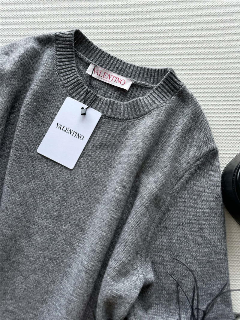 Va1e*ntin0 ostrich knitted dress replica clothing sites