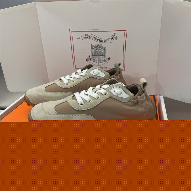 H**me5 brown flat round toe lace-up sneakers