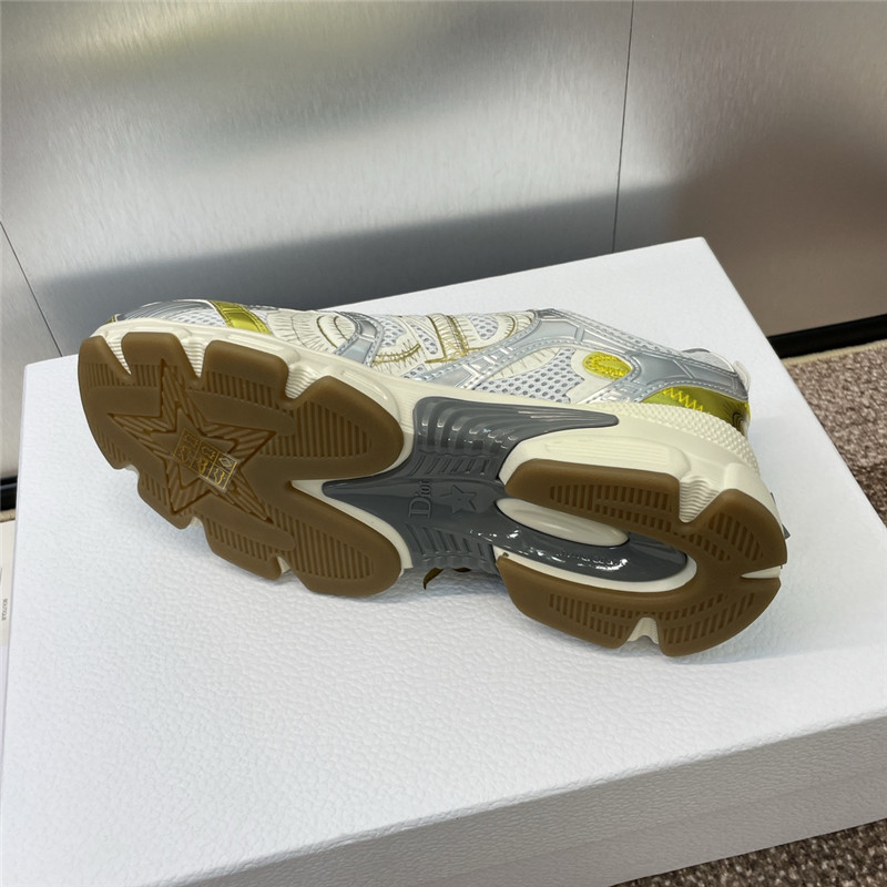D10r chrono sneakers gold