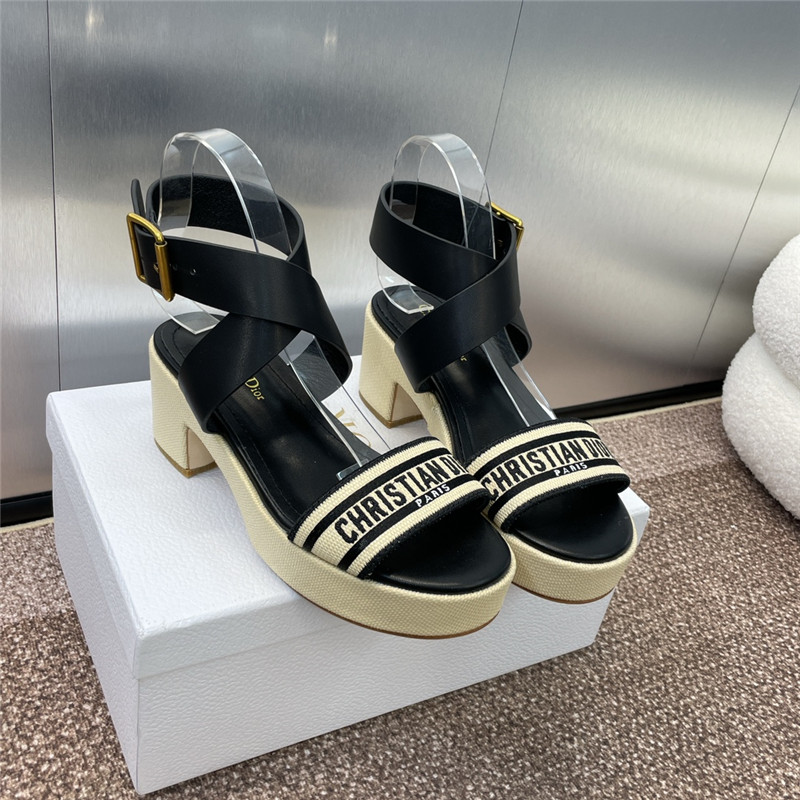 D10r dway heeled sandal natural raffia with black calfskin
