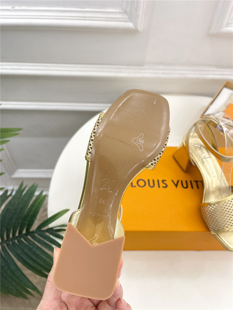 l0vis Vvtt0n shake sandal in gold perforated calf leather