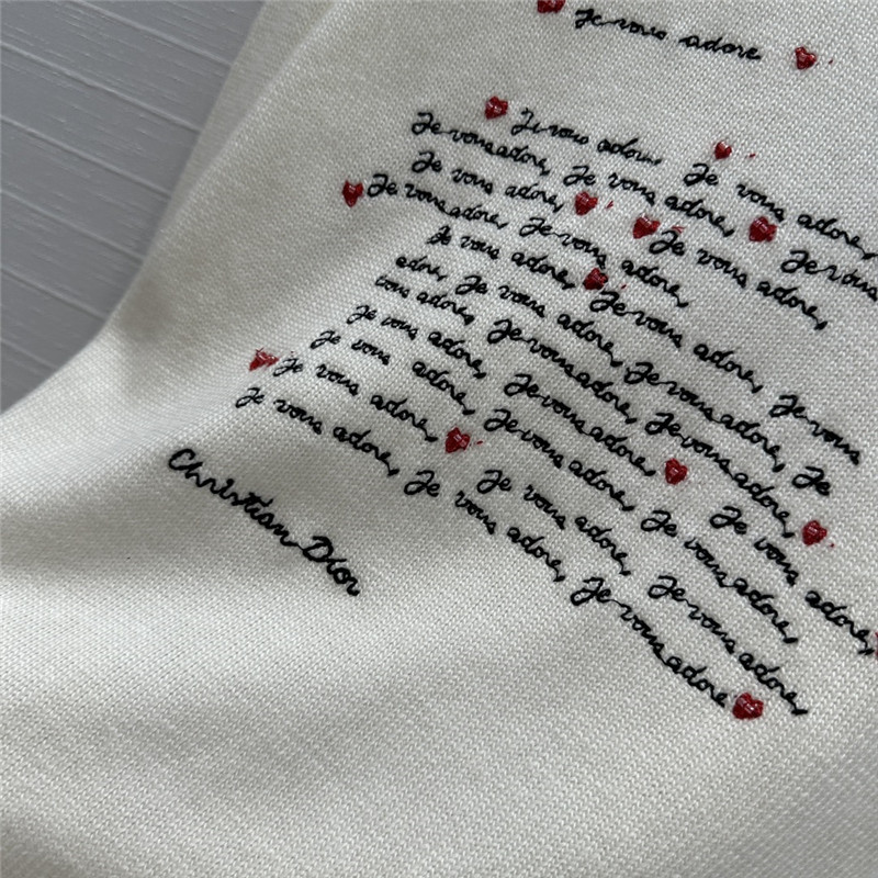 D10ramour embroidered sweater in white