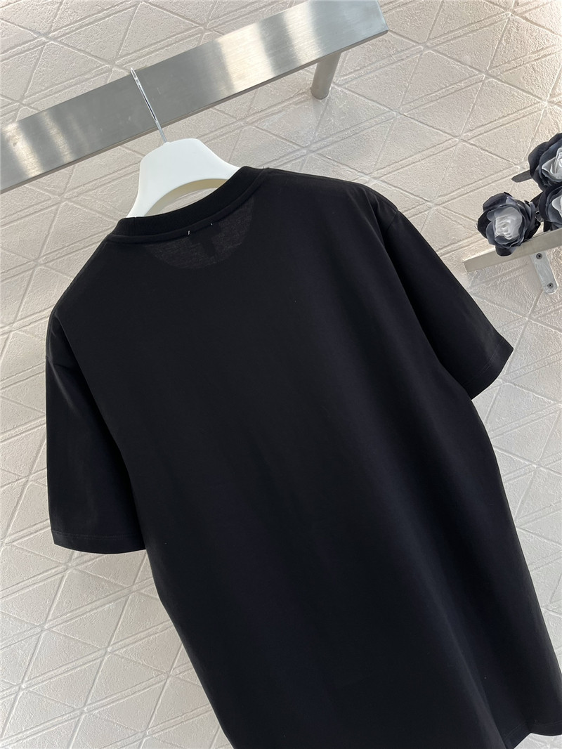 L0ew* logo-embroidered black t-shirt