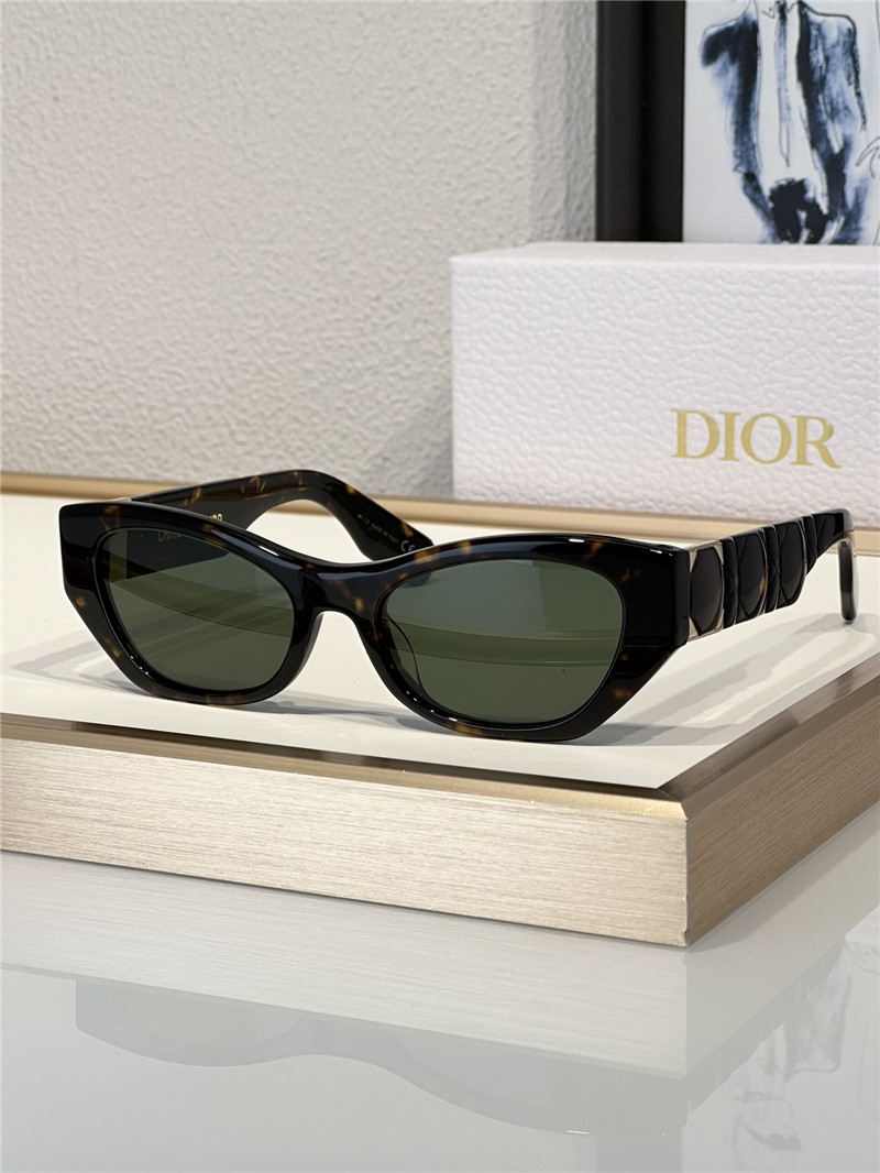 D10r new cat-eye sunglasses