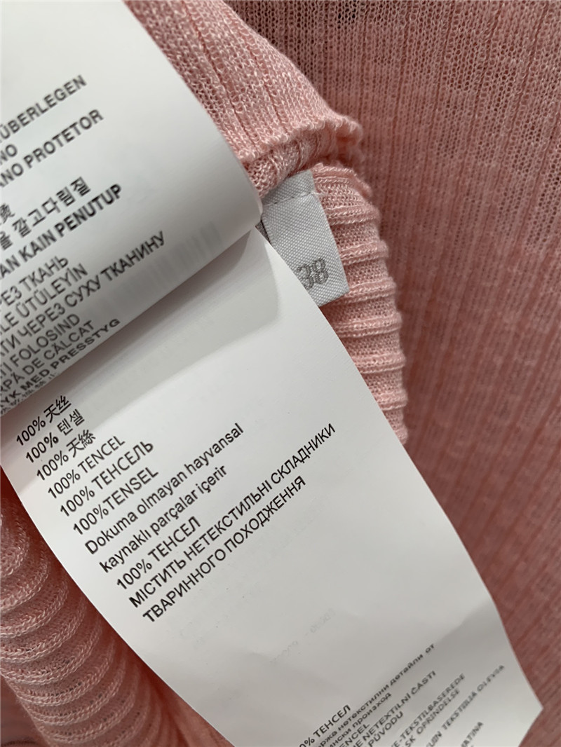 Miu Miu Logo V-Neck Cardigan in Pink