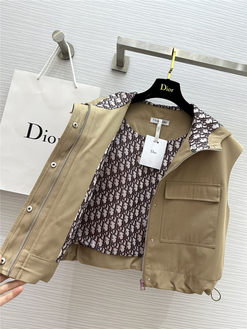 D10r hooded vest replica designer clothing websites
