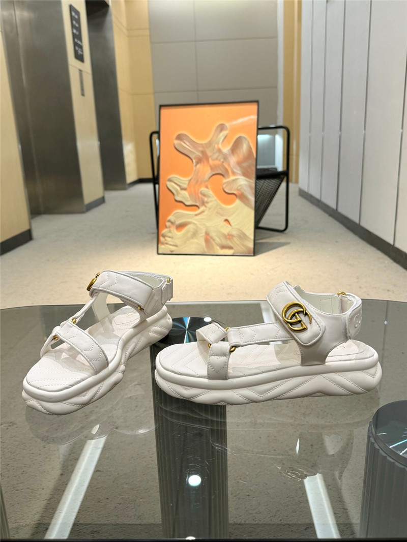 Gvc*1 double g strappy house sandals in white quilted leather