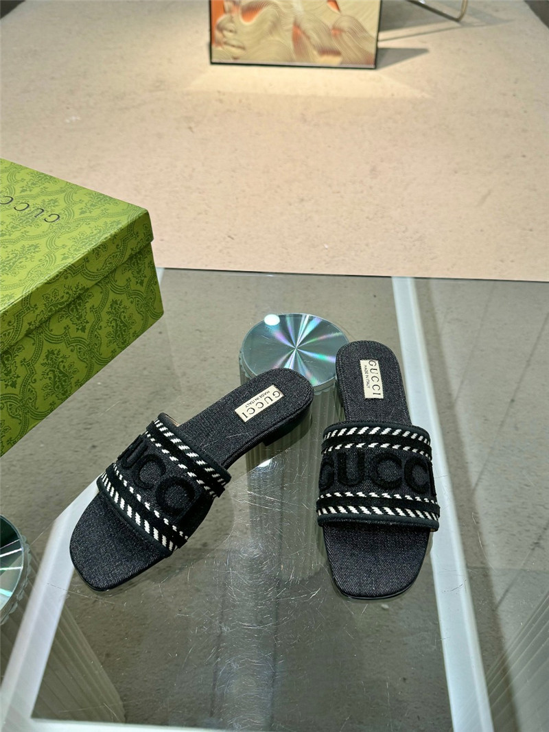 Gvc*1 slide with script in light black denim